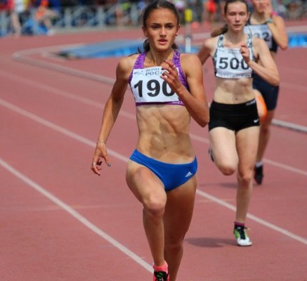 Полина Миллер — победитель первенства России в помещении среди девушек до 18 лет.