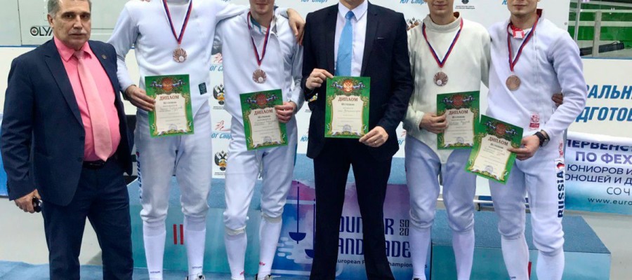Алтайские саблисты на молодёжном первенстве России завоевали бронзу в командном турнире