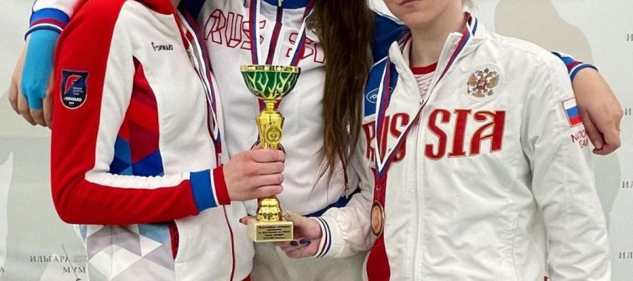 Анна Смирнова выиграла еще одну бронзу на всероссийских соревнованиях в Новогорске — в командном турнире саблисток