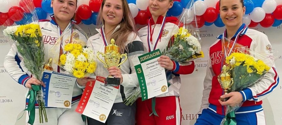 Анна Смирнова стала бронзовым призером турнира сильнейших саблисток страны на всероссийских соревнованиях в Новогорске