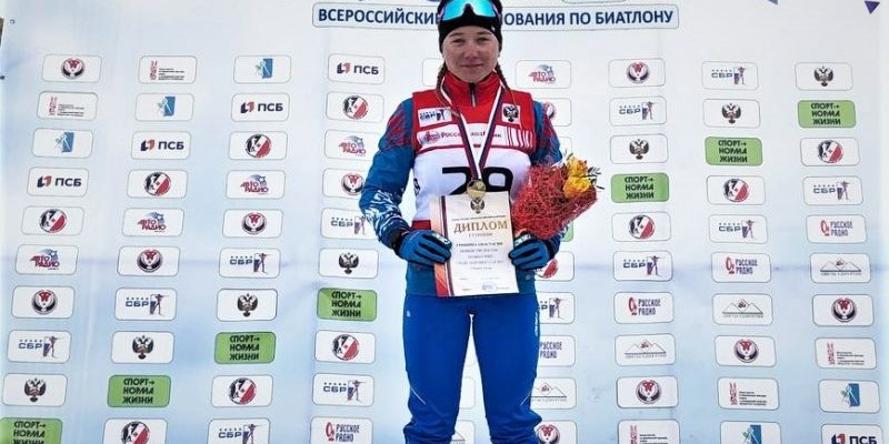 Первенство России: Анастасия Гришина выиграла золото в гонке на 10 км, у Леонида Кульгускина серебро в спринте